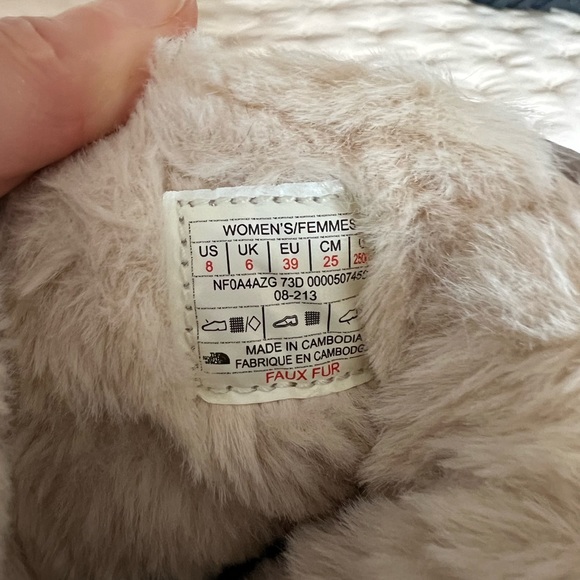 The North Face Thermoball Lace Up Boots - Picture 3 of 10